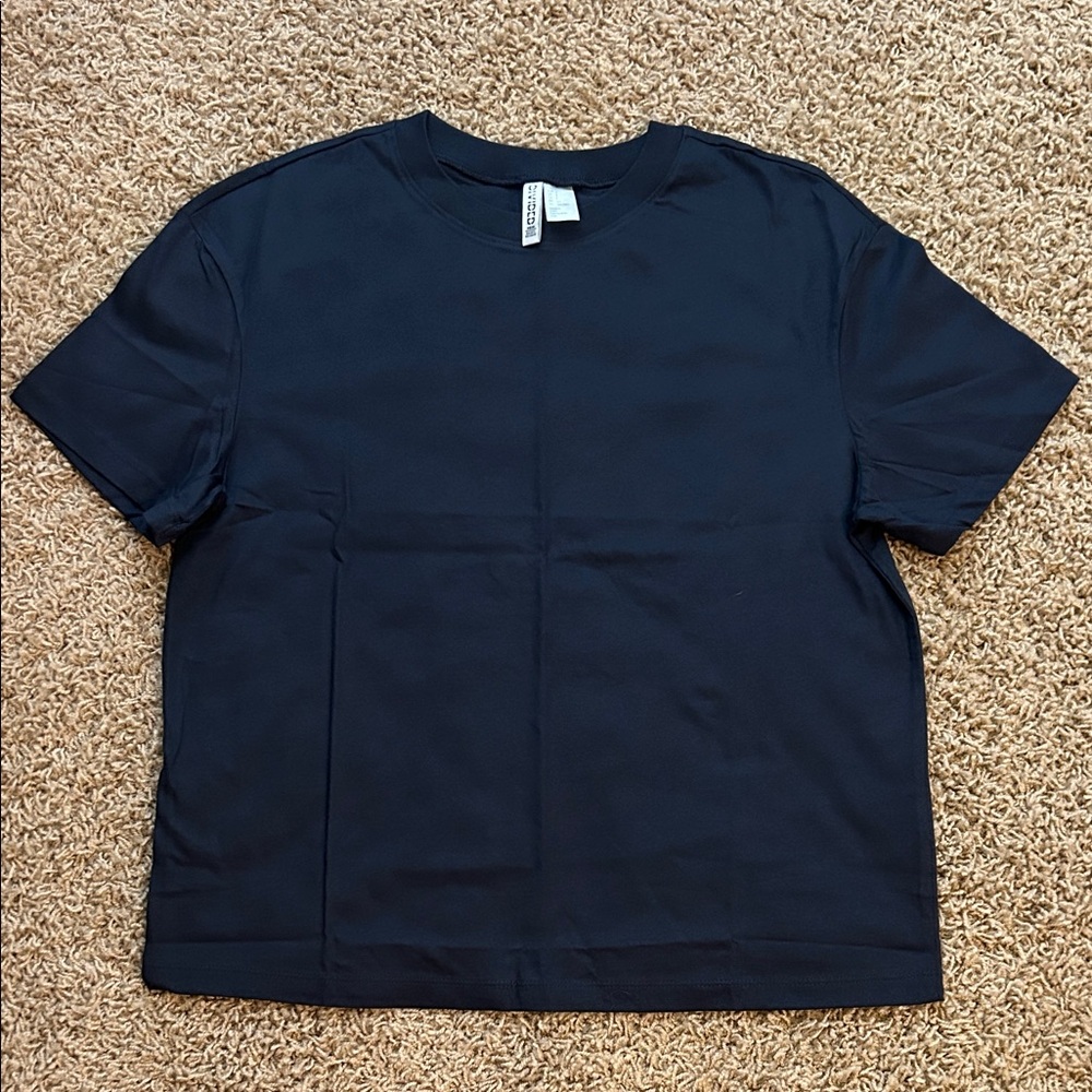 NWOT H&M tee